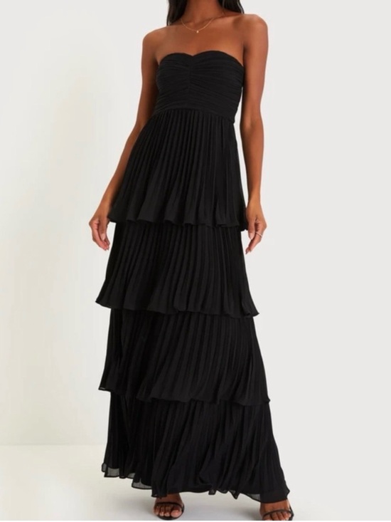Lulus Dresses & Skirts - Lulu's Black Strapless Tiered Dress